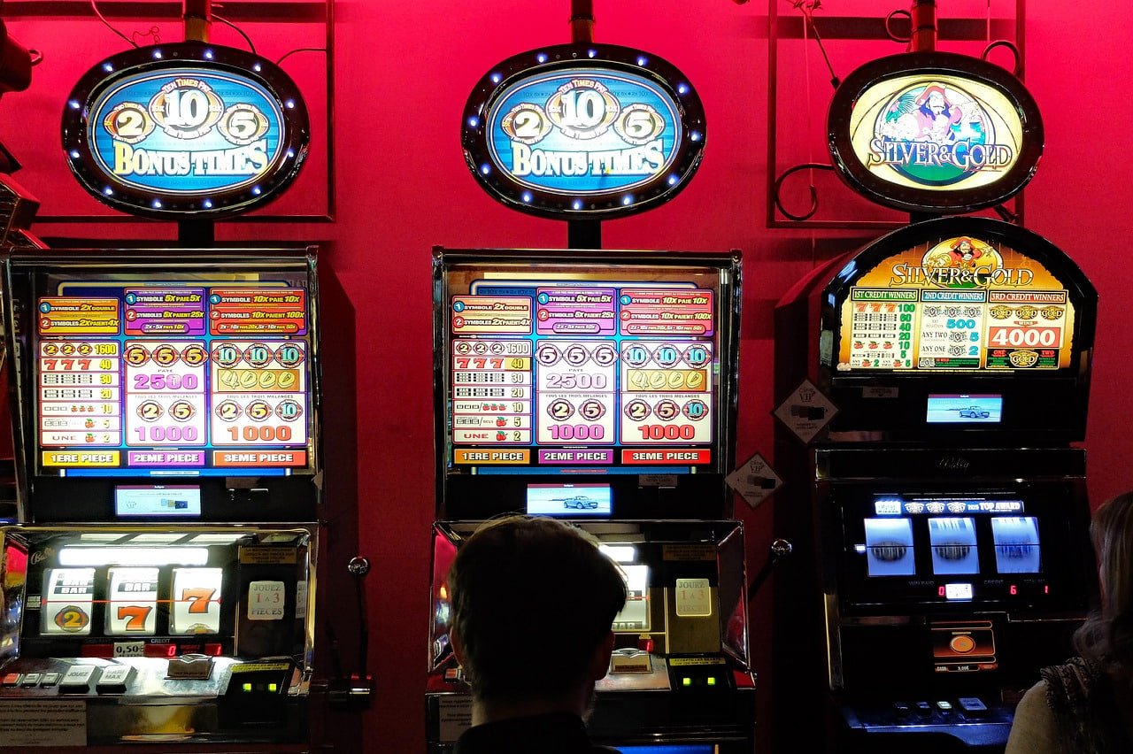 Người dùng Việt Nam trải nghiệm slot online và live casino trên sc8