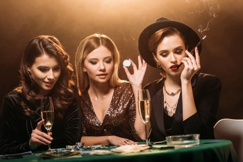 Người dùng Việt Nam theo dõi bóng đá và cá cược thể thao trên sc8
